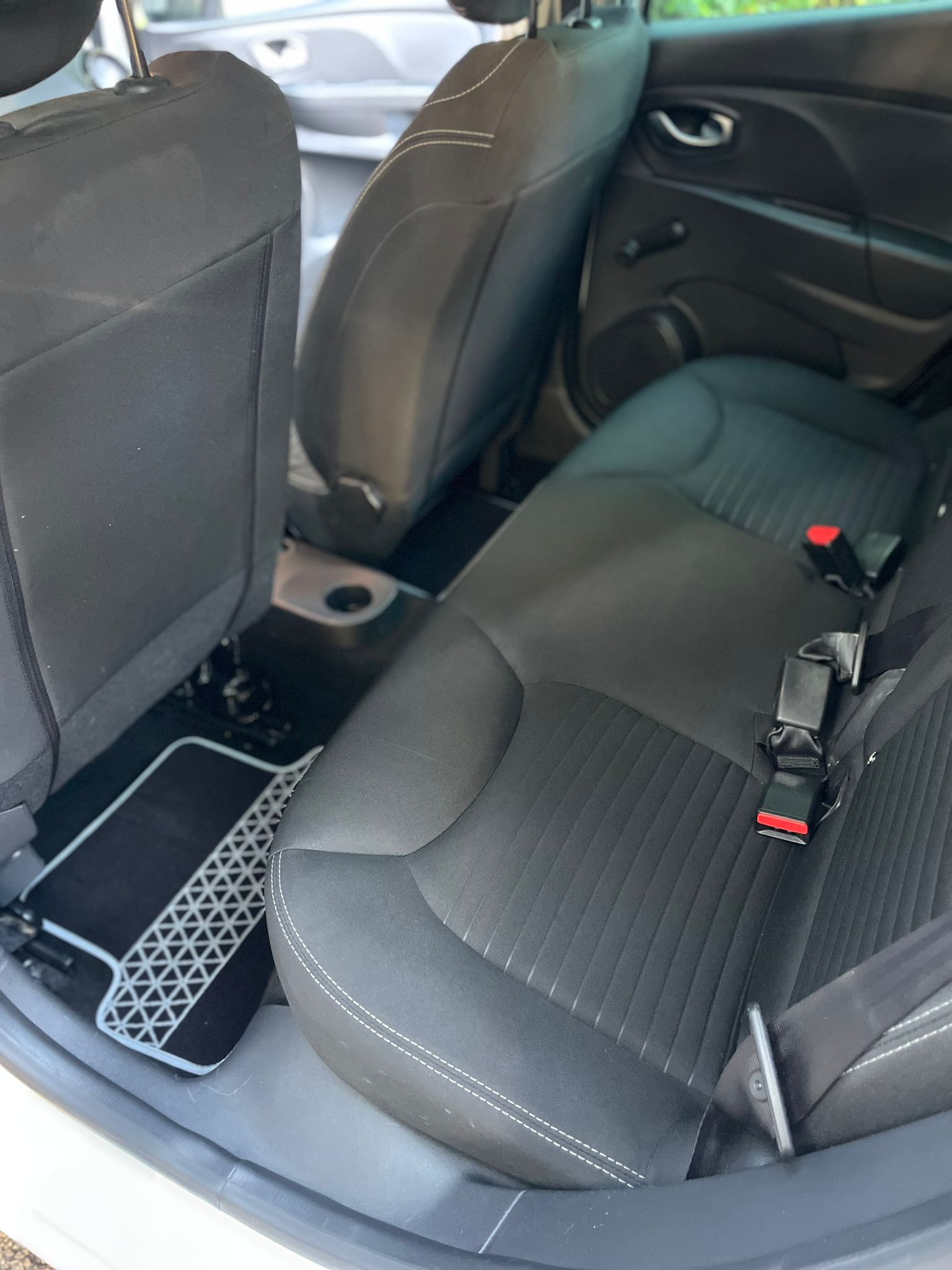 Banquette arrière vue large après