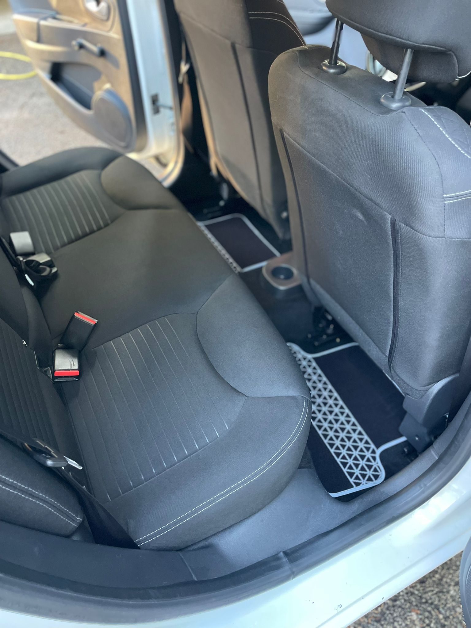 Banquette arrière après nettoyage