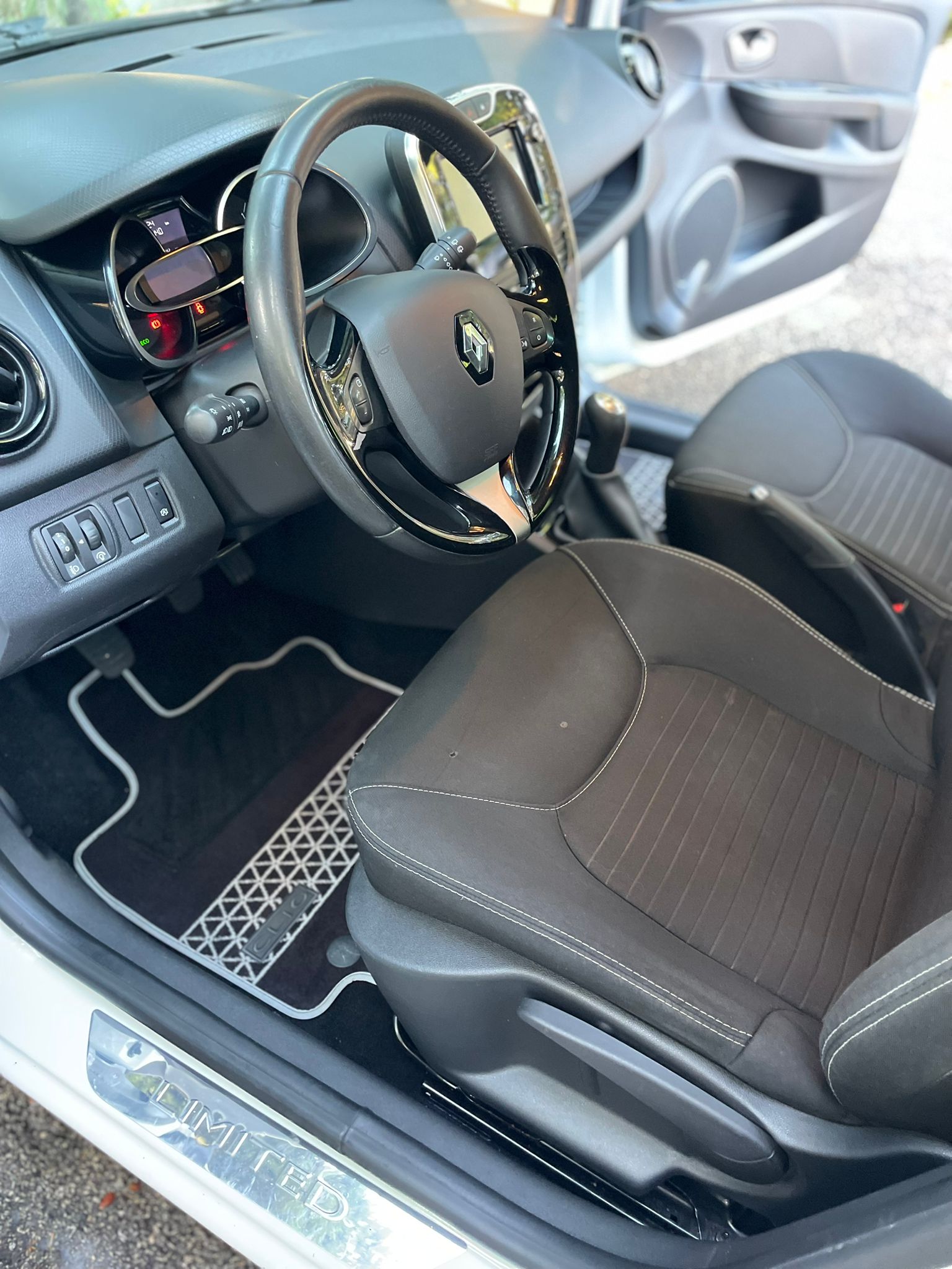 Poste conducteur après nettoyage